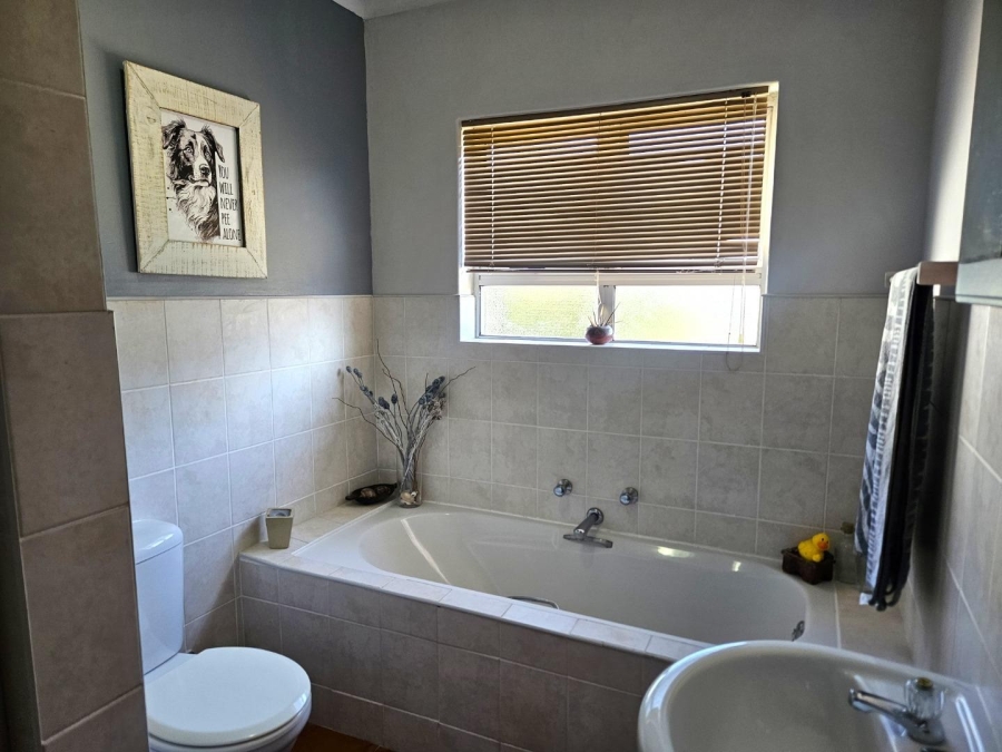 3 Bedroom Property for Sale in Pearly Beach Western Cape